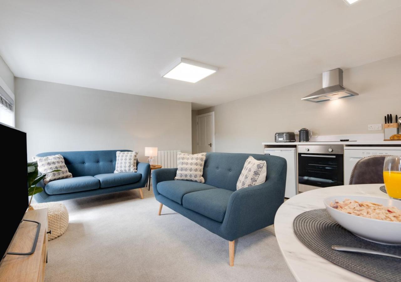 Owls Nest Apartment โฮลท์ ภายนอก รูปภาพ