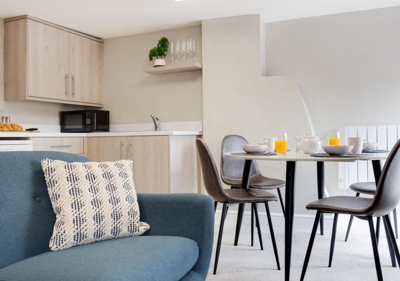 Owls Nest Apartment โฮลท์ ภายนอก รูปภาพ